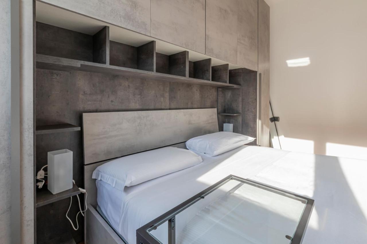 Apartamento Splendida Terrazza Su Arcimboldi - Milano Bicocca Exterior foto