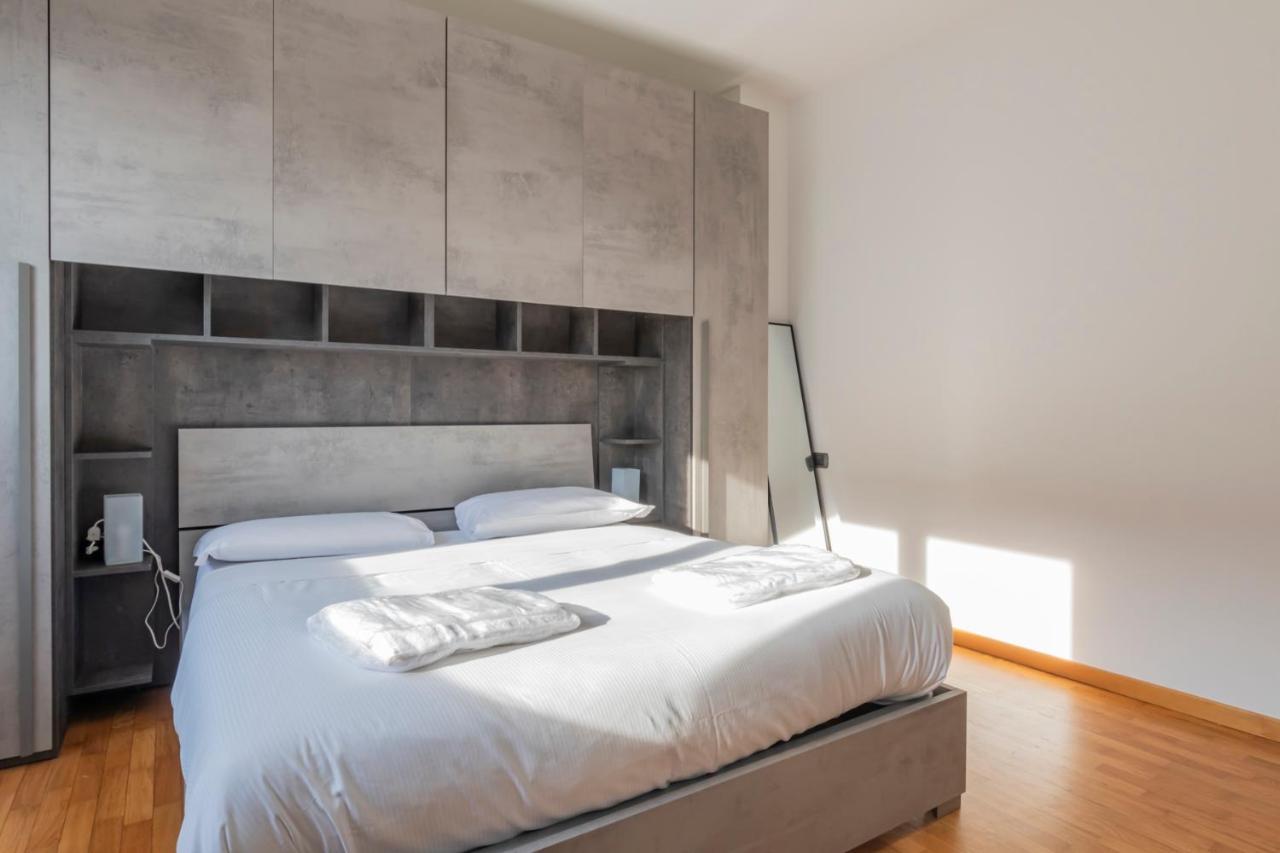 Apartamento Splendida Terrazza Su Arcimboldi - Milano Bicocca Exterior foto