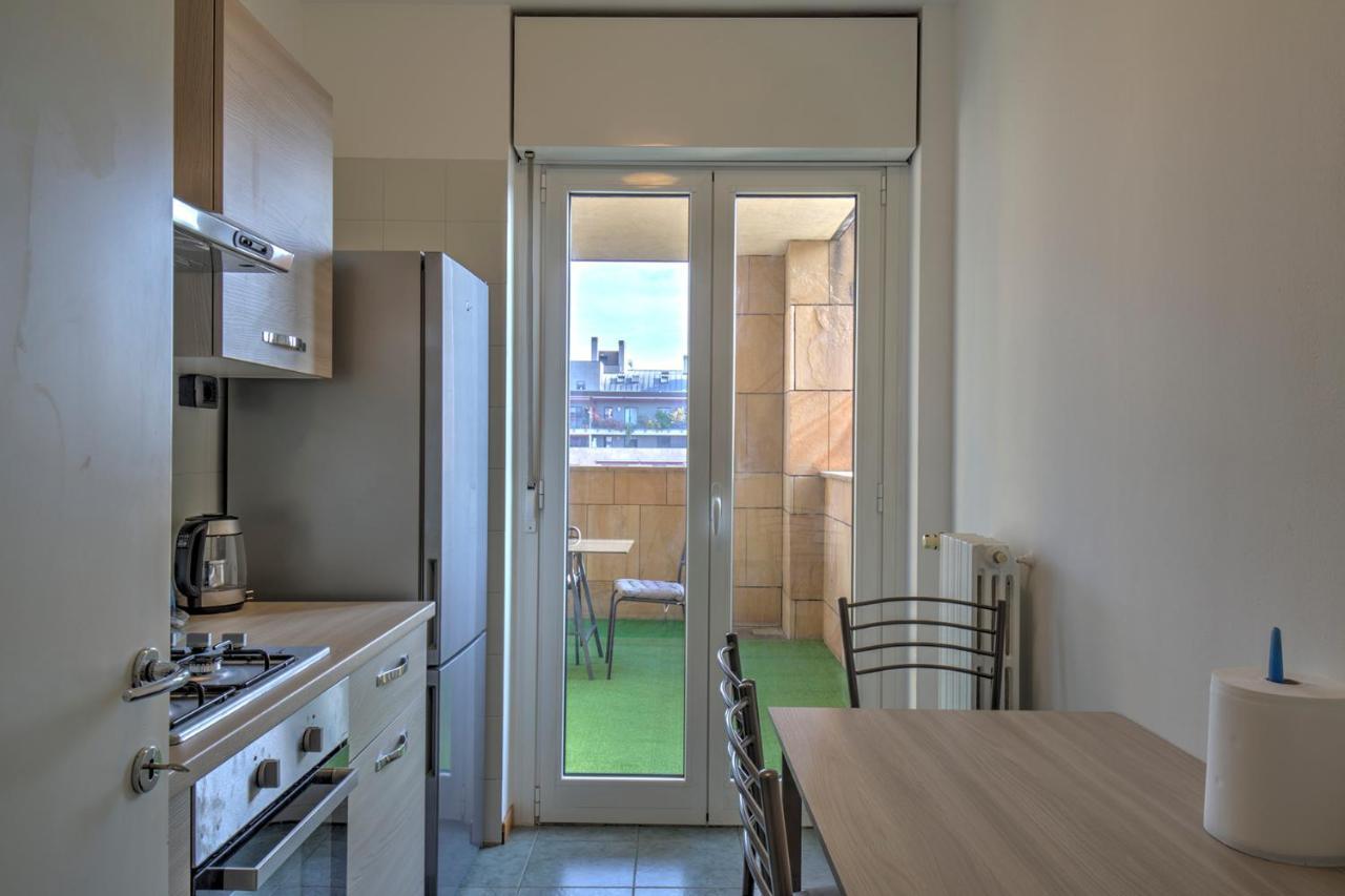Apartamento Splendida Terrazza Su Arcimboldi - Milano Bicocca Exterior foto