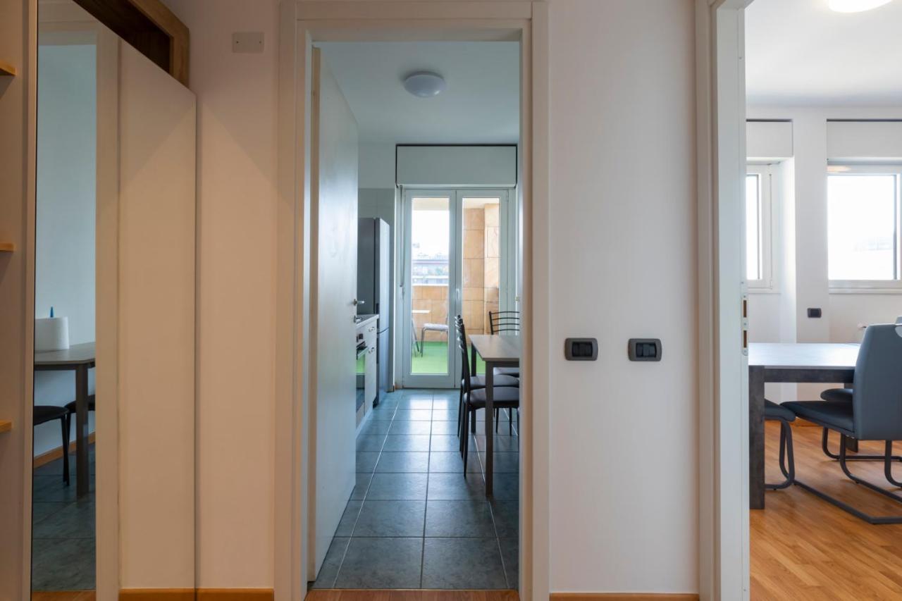 Apartamento Splendida Terrazza Su Arcimboldi - Milano Bicocca Exterior foto