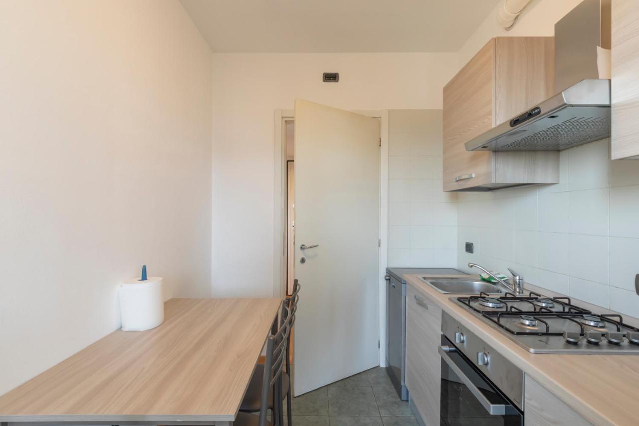 Apartamento Splendida Terrazza Su Arcimboldi - Milano Bicocca Exterior foto