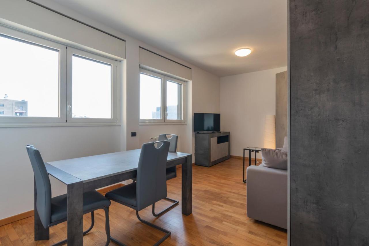 Apartamento Splendida Terrazza Su Arcimboldi - Milano Bicocca Exterior foto